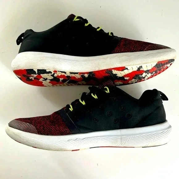 UNDER ARMOUR Youth 6 UA Charged 24/7 Low Black Anthem Red Lace Up Sneakers - Picture 9 of 13